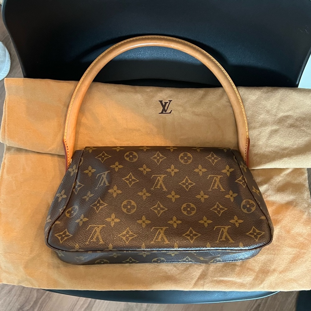 Vintage Louis Vuitton Monogram Printed Leather Shoulder Bag - Picture 4 of 17